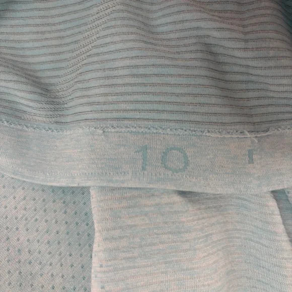 Lululemon Long Sleeve Swiftly Tech 2.0 Light‎ Blue Race Length Size 10 EUC - Picture 6 of 7